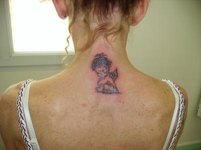 tatoo ange nuque