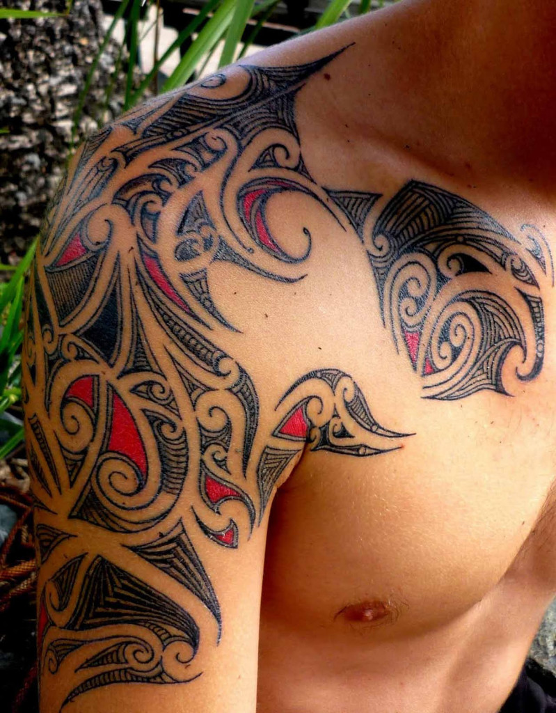 tatoo épaule bras homme