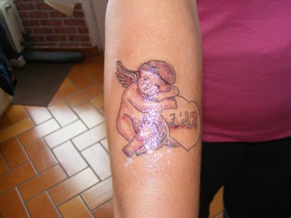 tatouage ange avec initiale