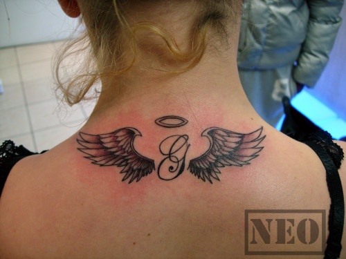 tatouage ange avec initiale
