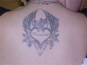 tatouage ange avec prénom
