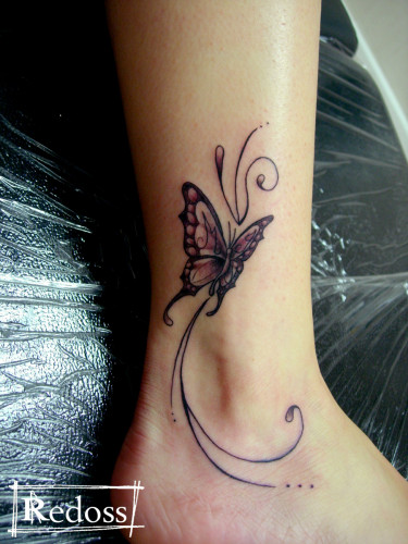 tatouage ange cheville