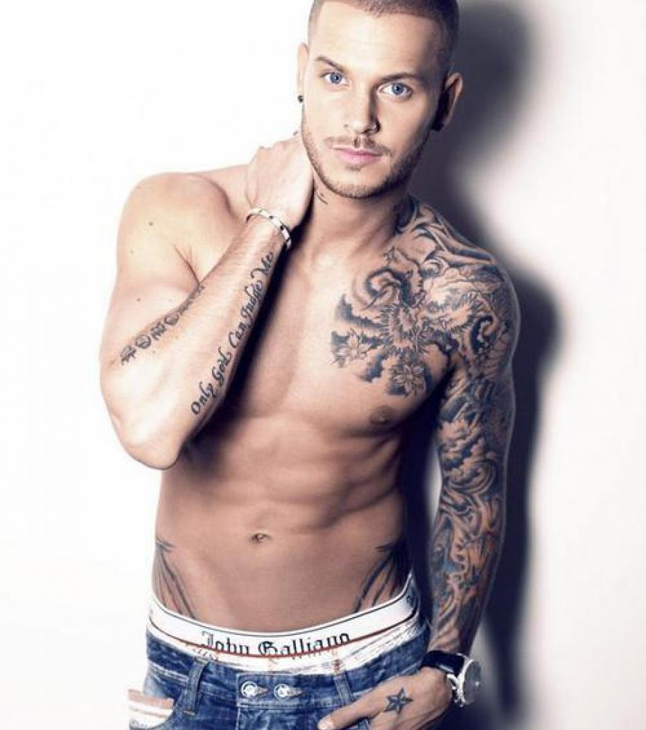 tatouage ange matt pokora