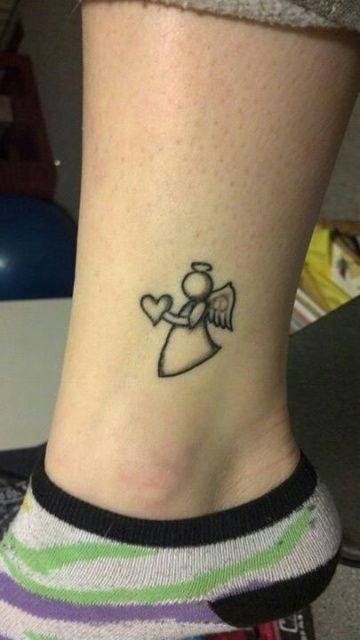 tatouage ange simple