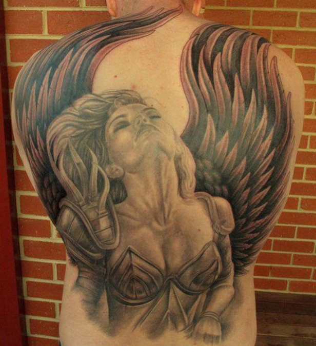 tatouage ange sur le dos