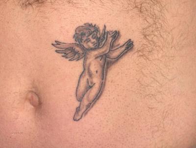 tatouage ange ventre