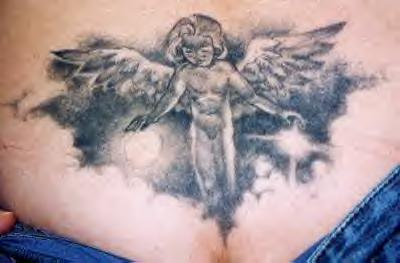 tatouage ange ventre