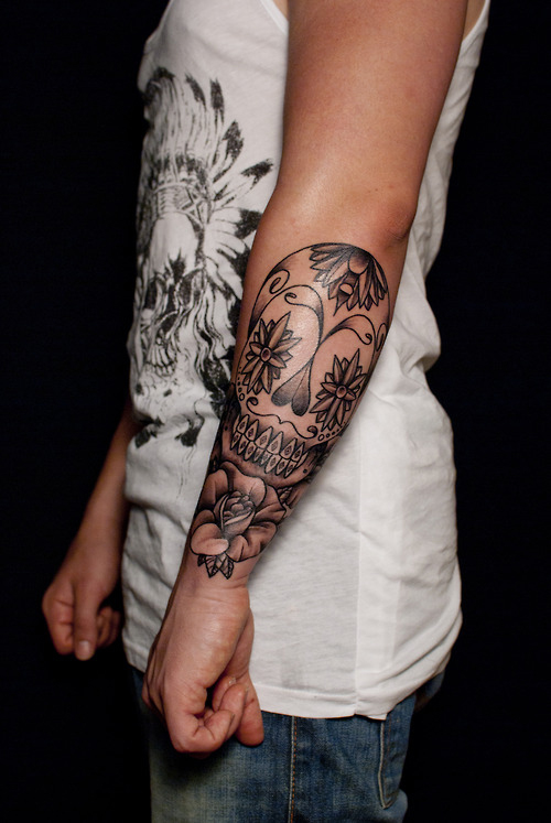 tatouage avant bras discret homme