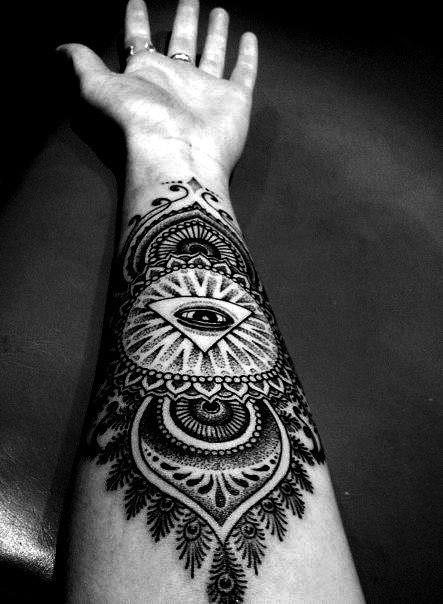 tatouage avant bras intérieur femme