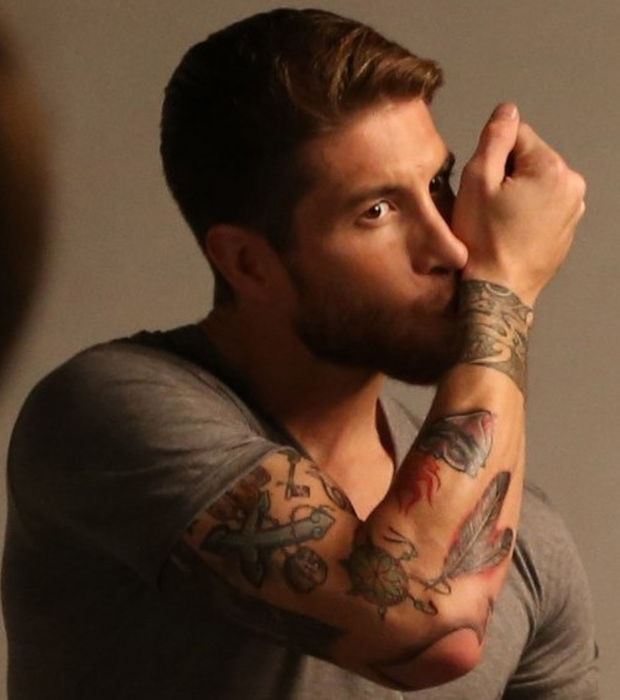 tatouage avant bras joueur foot
