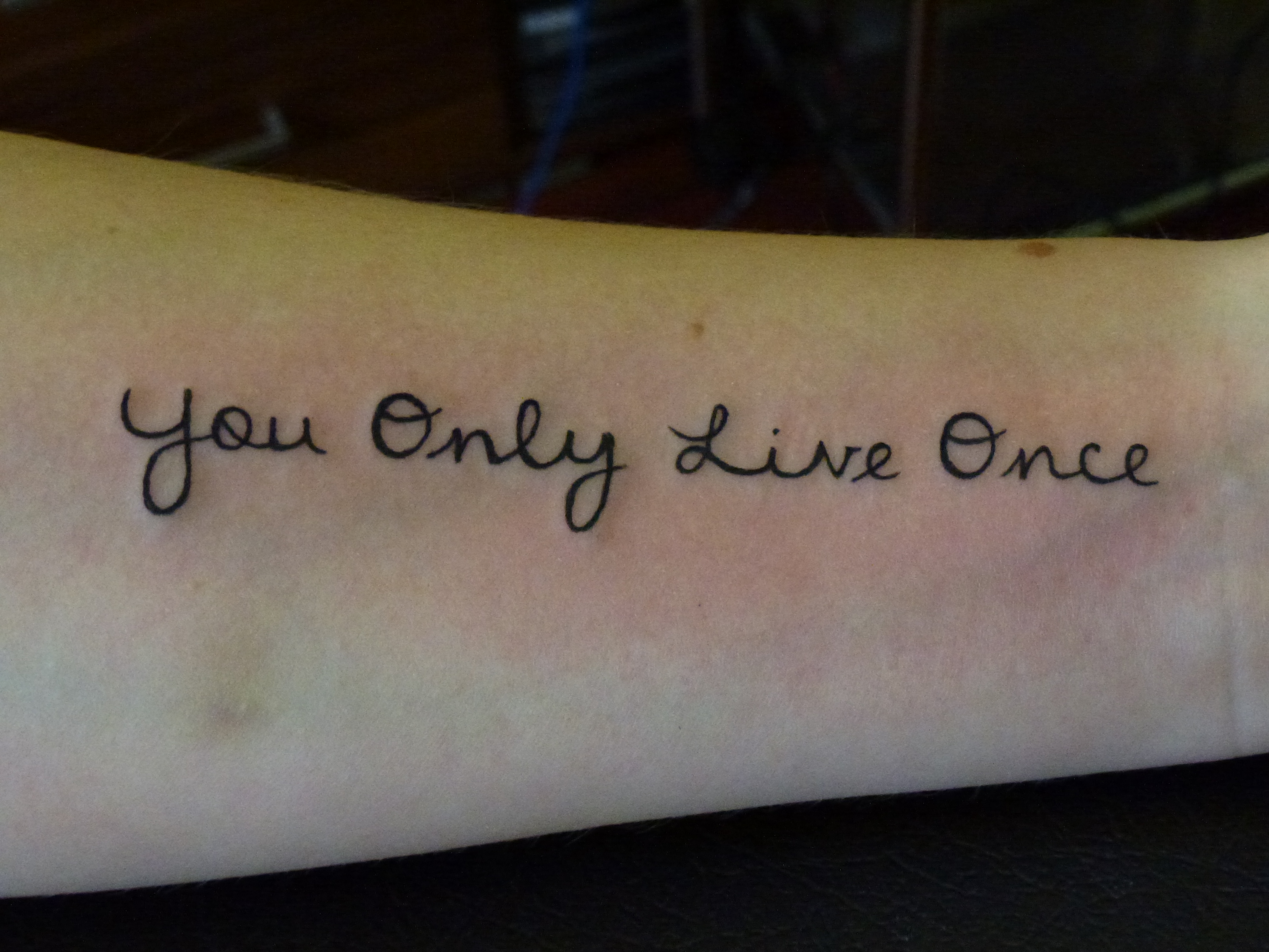 tatouage avant bras lettrage