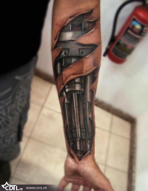 tatouage avant bras mecanique