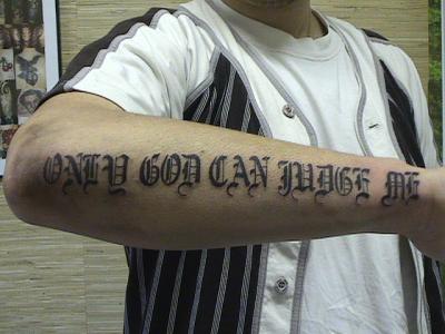 tatouage avant bras only god can judge me
