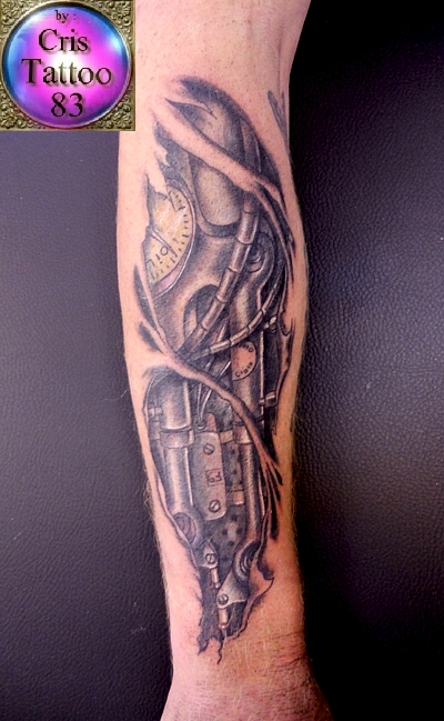 tatouage avant bras robot