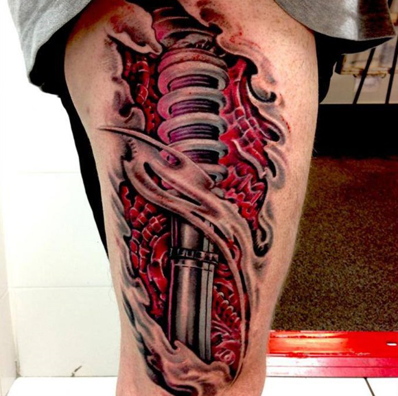 tatouage biomecanique femme