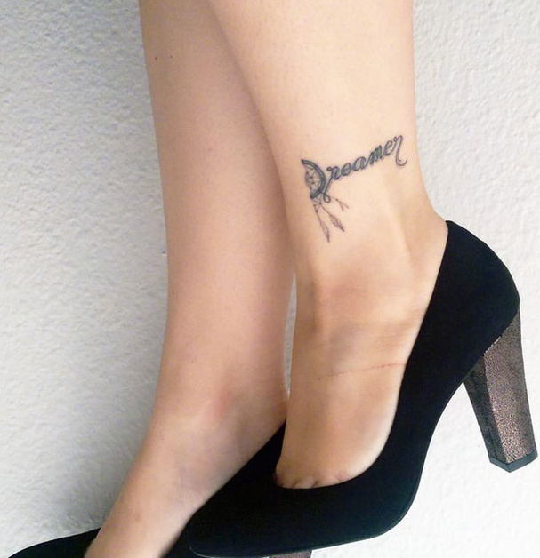 tatouage bracelet cheville pied