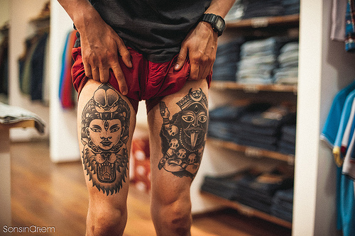 tatouage bracelet cuisse homme