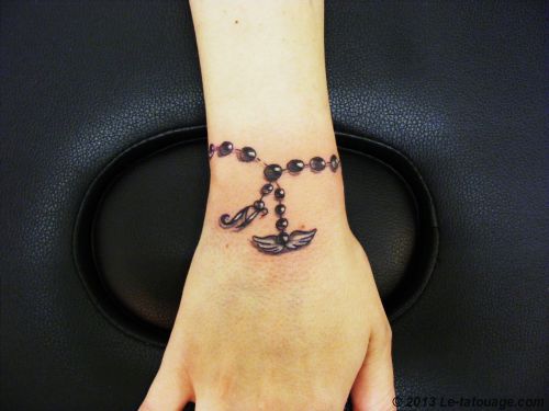 tatouage bracelet femme poignet