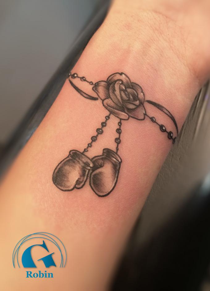 tatouage bracelet poignet femme