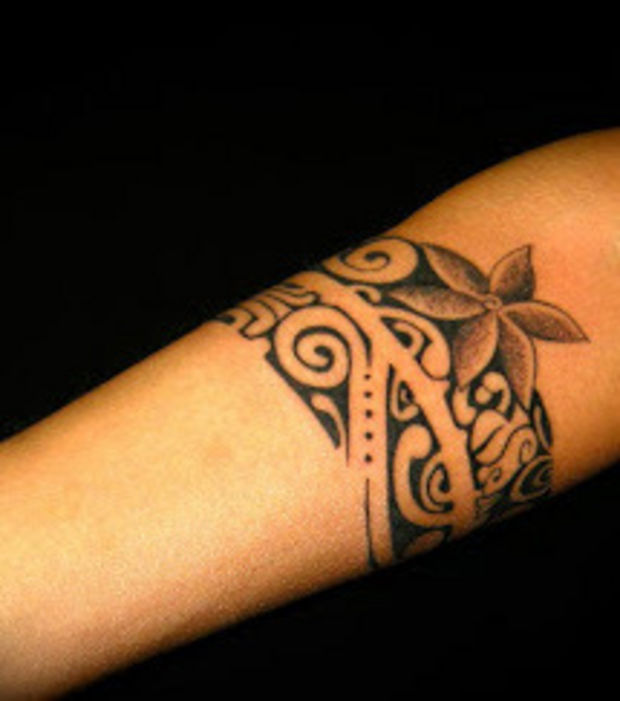 tatouage bracelet tribal