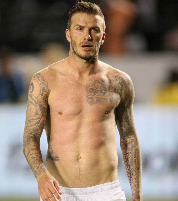 tatouage bras complet beckham