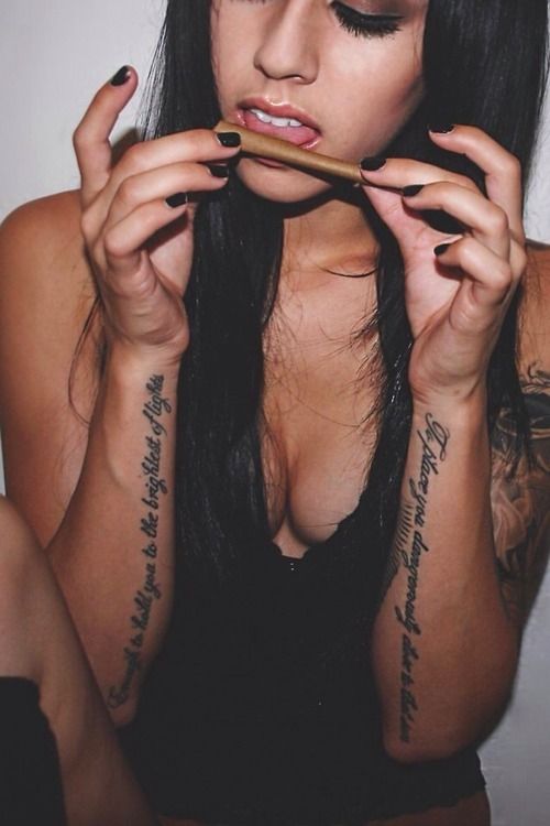 tatouage bras fille
