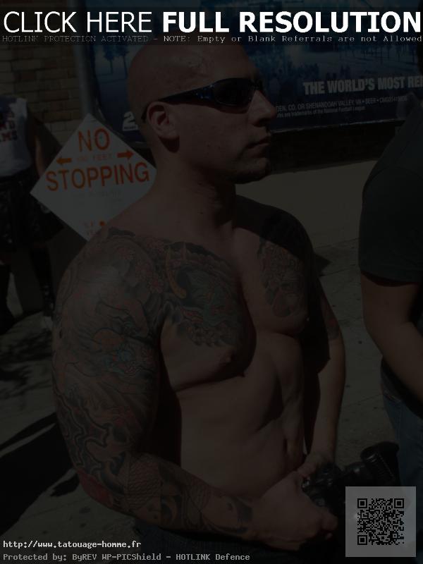 tatouage bras homme couleur