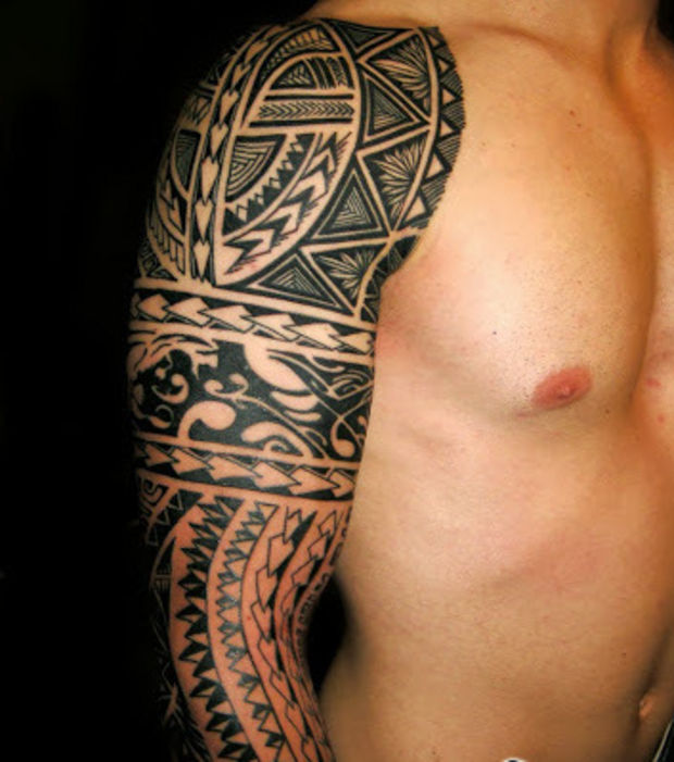 tatouage bras homme tribal