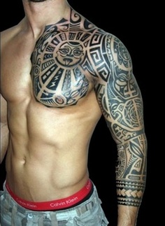tatouage bras pectoraux tribal