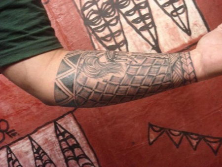 tatouage brassard homme