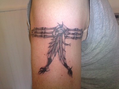 tatouage brassard indien