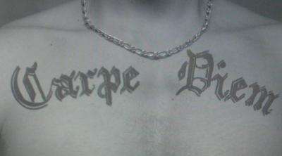 tatouage carpe diem gothique