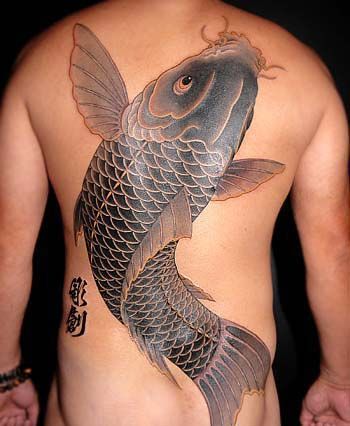 tatouage carpe koi tribal