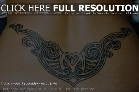 tatouage celtique bas du dos