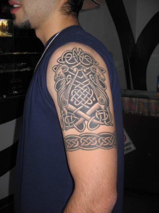 tatouage celtique bras homme