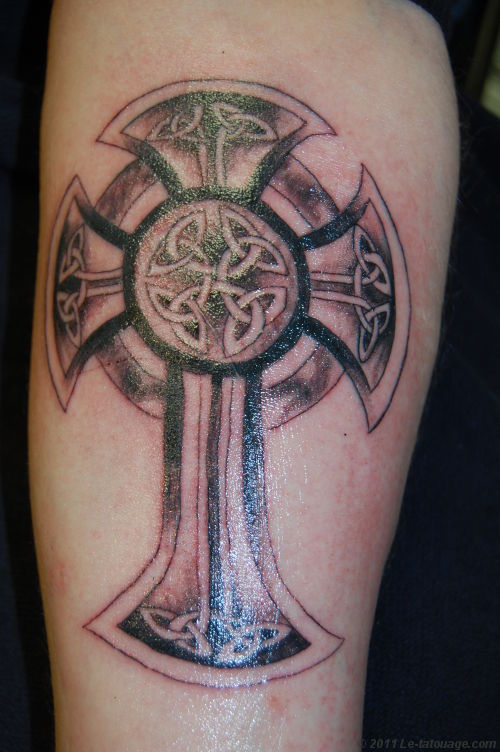 tatouage celtique croix