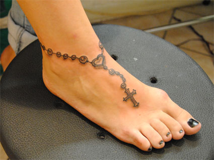 tatouage cheville chapelet