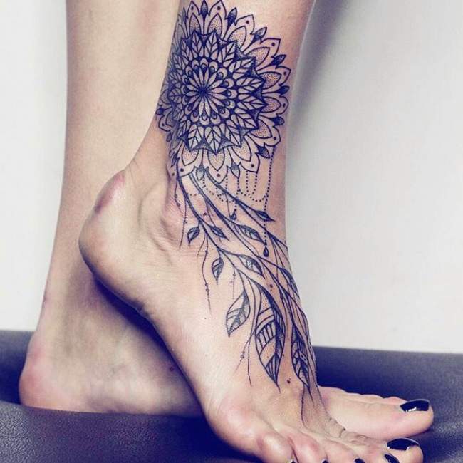 tatouage cheville femme