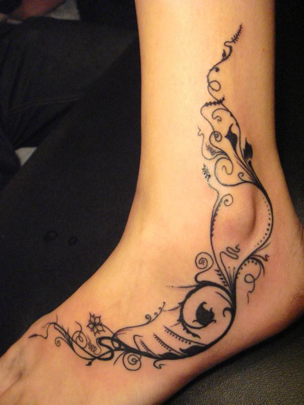 tatouage cheville pieds femme