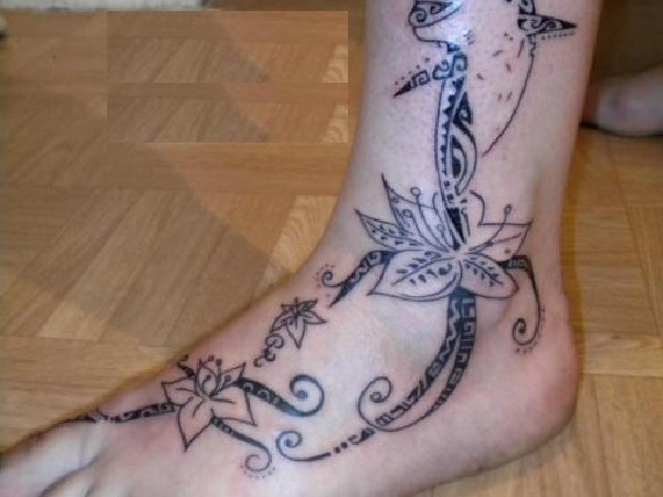 tatouage cheville pieds femme