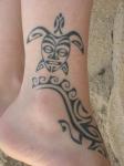 tatouage cheville tortue polynésienne