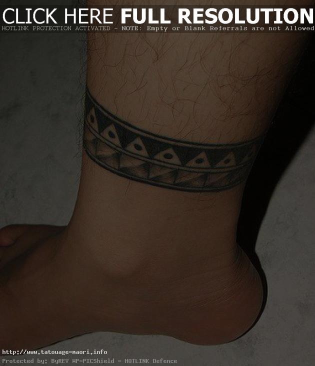 tatouage cheville tribal homme