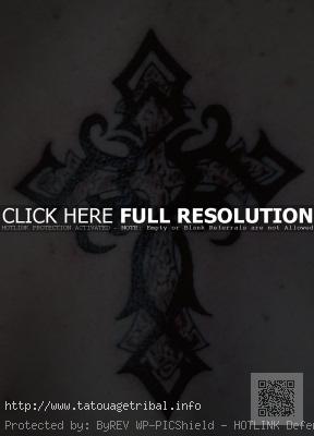 tatouage croix celtique poignet