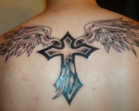 tatouage croix celtique poignet