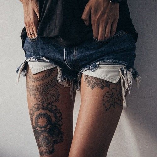 Tatouage cuisses femme