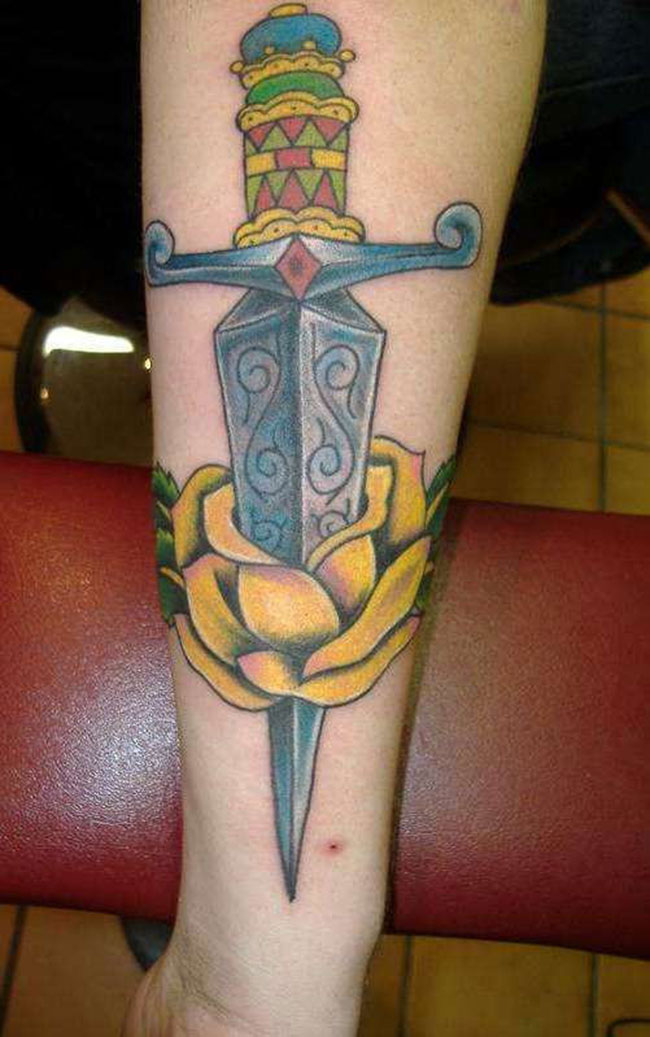 tatouage dague celtique