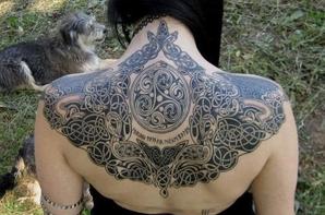 tatouage dague celtique
