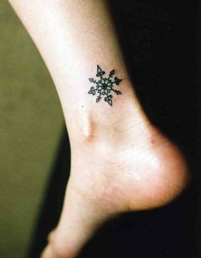 tatouage discret a la cheville