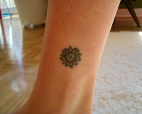 tatouage discret a la cheville