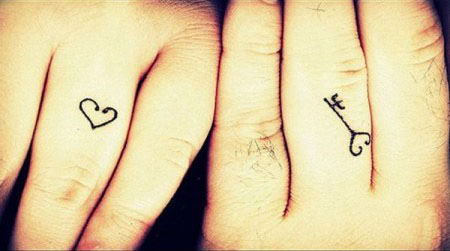 tatouage discret coeur
